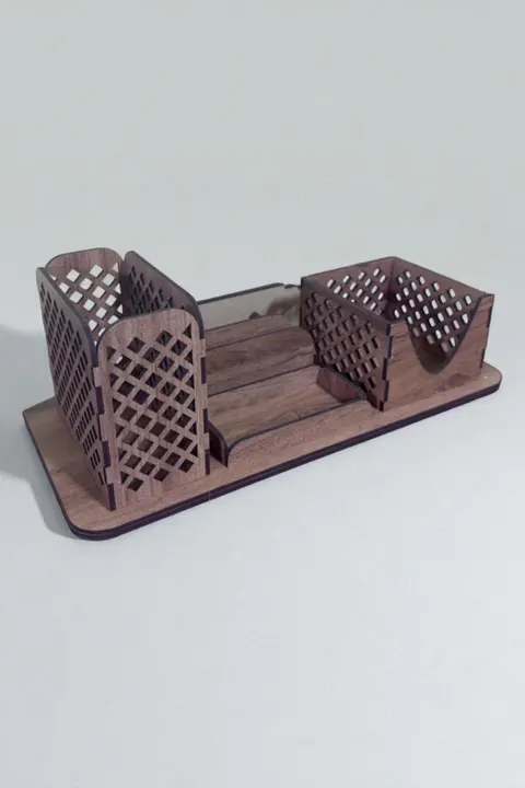 İsme Özel Ahşap Masa İsimliği ve Kalemlik LatticeCraft