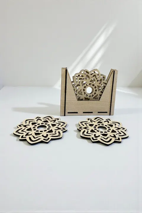 Mandala Desenli Ahşap Bardak Altlığı Seti – 4'lü Standlı